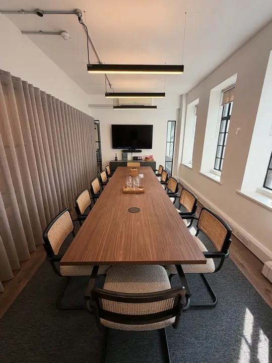 Stamford Boardroom (12-person)
