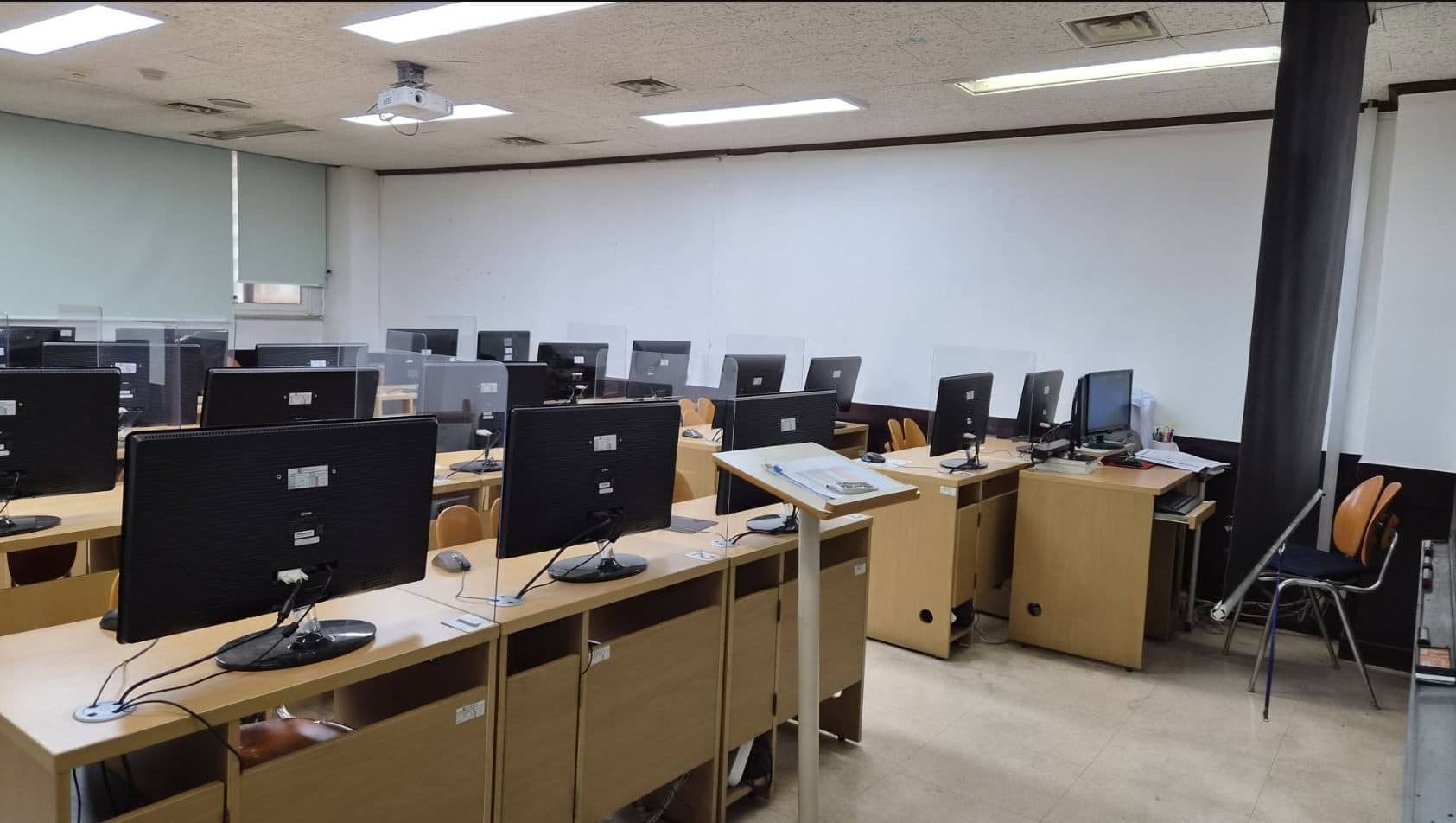 컴퓨터실 (3)
