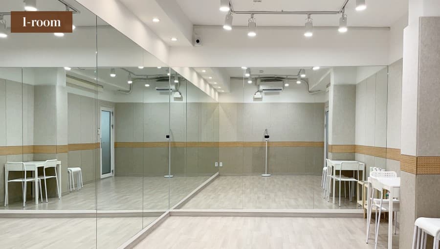 1-ROOM(다목적홀) at 이수점-마온연습실-댄스연기피아노